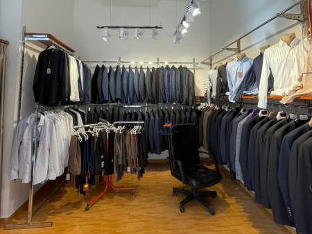 LOCALE IN AFFITTO 20M2 "VICINO AL DISTRIBUTORE DI CARBURANTE GAZHELI, ZOGU I ZI" 50.000 LEKE