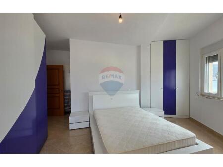 Apartament - Për Shitje - Rruga Reshat Osmani, Vlorë
