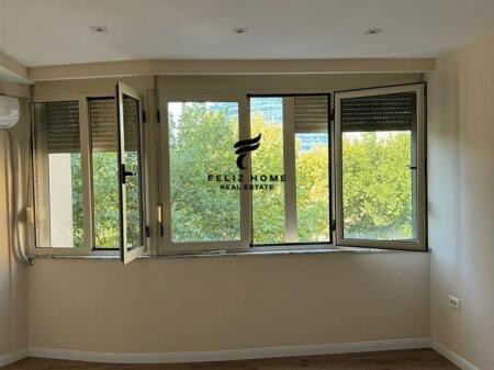 ZYRE ME QERA 80 M2 QENDER 1200 EURO