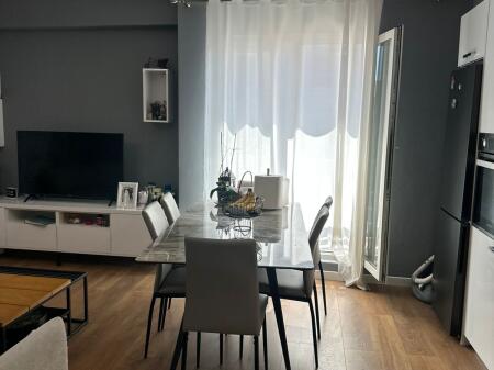 2+1, furnished on Jordan Misja street, price 650 euros