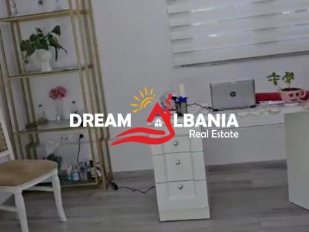 Locale ufficio in affitto all'ingresso di Myslym Shyri vicino alla Corte Suprema a Tirana(ID 42611359)