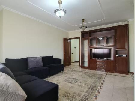 Appartamento 3+1+2 WC+ 1 Lavanderia (Viale Zogu i Parë, vicino a Intesa San Paolo)