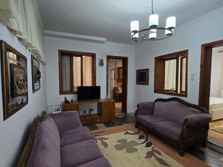 Appartamento 3+1 in affitto Casa Privata Xhamllik 50.000 lek