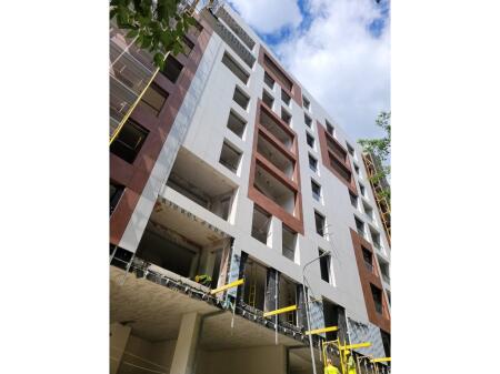 Shitet apartament 2+1 Rruga Faik Konica