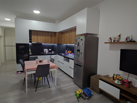 VENDESI APPARTAMENTO 2+1+2+BALCONE A "ALI DEMI, COMPLESSO MANGALEMI" 170.000 EURO