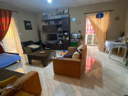 VENDESI APPARTAMENTO 2+1+BALCONE+TERRAZZA A "21 DHJETORI, DI FRONTE SPAR" 144.000 EURO