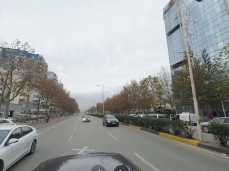 Locale unità commerciale/negozio in affitto in via Dritan Hoxha, fronte strada (ID 42711135)
