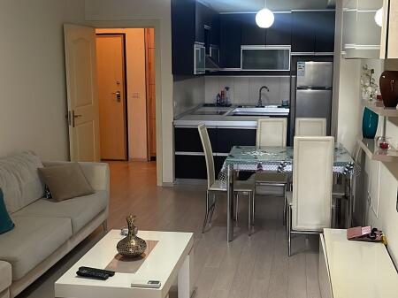Apartament - Për Qira 2+1 ISH EKSPOZITA