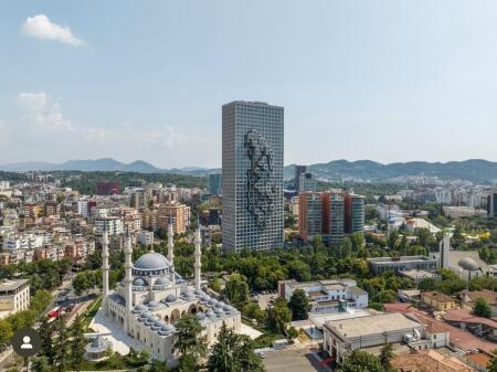 UFFICIO IN AFFITTO1560 M2 CENTRO STRADA DI ELBASAN 46.000 EURO