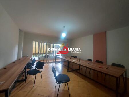 Ufficio in affitto in via Elbasan vicino all'Ambasciata Americana a Tirana (ID 4261948)