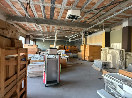 LOCALE COMMERCIALE IN AFFITTO 330M2 "LATO STRADA"AUTOSTRADE-DURRES" 6430 EURO