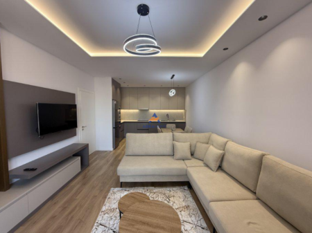 JEPET ME QERA APARTAMENT 2+1+2+BALLKONE+POST PARKIMI "TE RRUGA 5 MAJI" 650 EURO