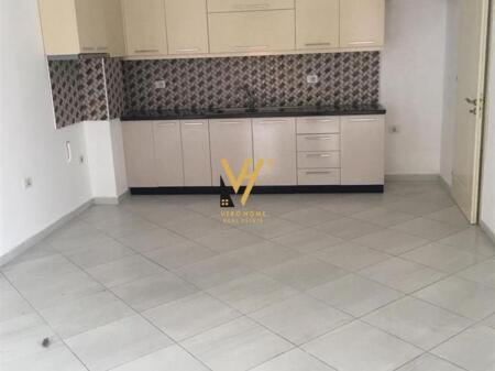 JEPET ZYRE 90 M2 ME QERA TE DON BOSKO 700 EURO