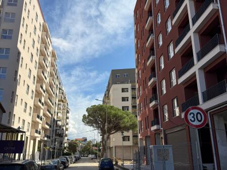 Okazion | Shitet Apartament 2+1+2+ Verande | Kompleksi Aura, Laprake