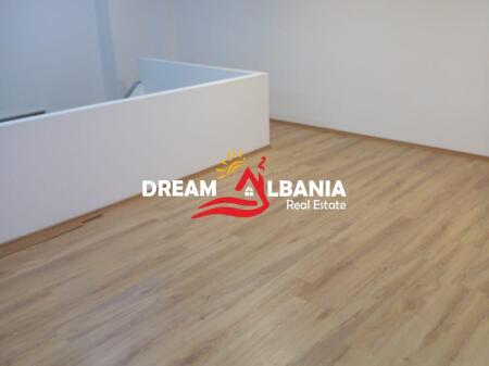 Business premises for rent near the Gallery ( ID 42611367)
