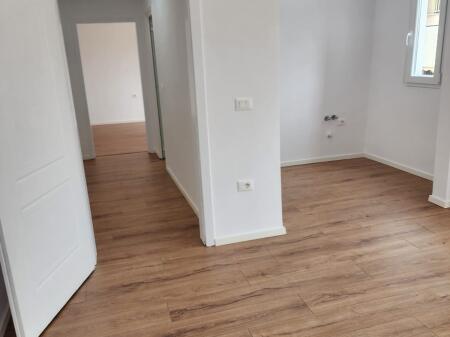Shitet apartment 1+ 1  Porcela 95 000  