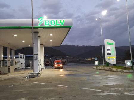 Fuel station + premises + warehouses for rent in RUBIK HIGHWAY 500 WU
