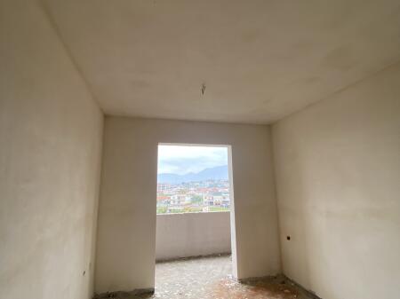 2+1, finito a Paskuqan, prezzo 92.000 euro