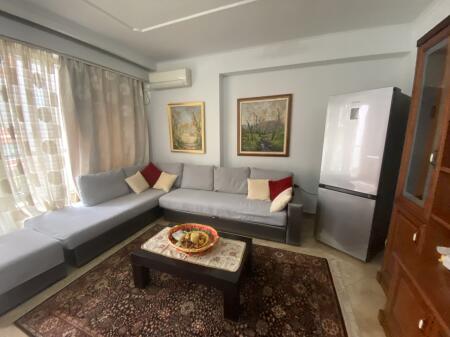 2+1, arredato, adiacente al complesso Delijorgji, 700 euro