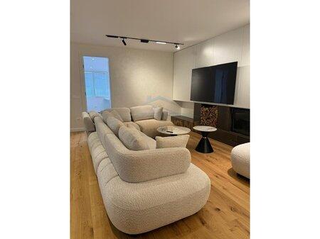 Shitet, Penthouse 3+1+3+2 Poste Parkimi, Liqeni i Thate, Tirane.