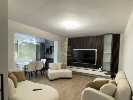 Affitto, Appartamento 2+1, 21 Dhjetori, 800 Euro/mese