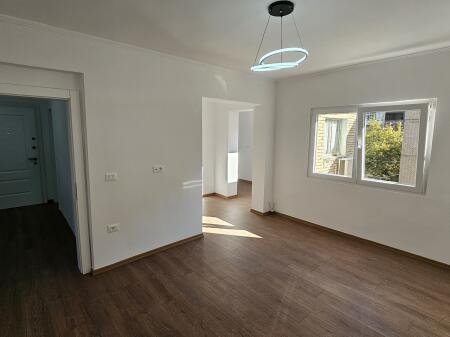 Apartament 2+1 per shitje ne Xhamllik