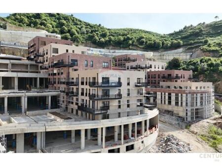 Shitet apartament 3+1+3 te Kodra e Diellit 2