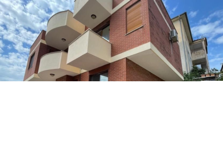 VILLA IN AFFITTO 254M2 "TE KODRA E PRIFTIT" 1200 EURO
