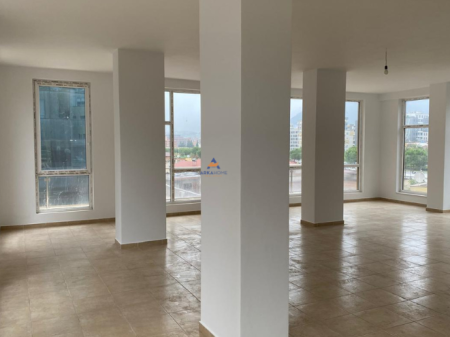 LOCALE IN AFFITTO 200M2 "EX STAZIONE DEL TRENO" 2500 EURO