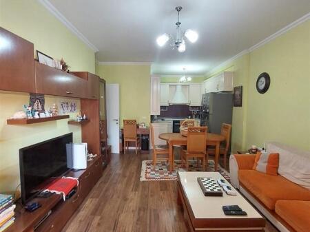 Apartment for sale in Kinostudio, 1+1 adapted to 2+1,
