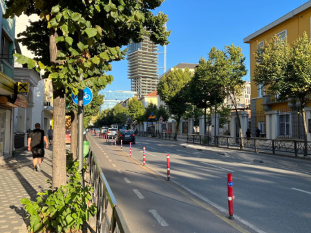 LOCALE COMMERCIALE IN AFFITTO 80M2 "IN VIA DURRES" 1500 EURO