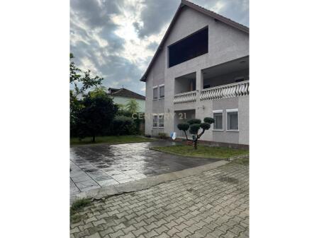 Villa In Affitto vicino a Casa Italia, Tirana - 2000€!