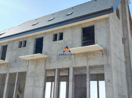 VENDESI COMPLESSO TURISTICO "GJINAR, ELBASAN" 1.300.000 EURO
