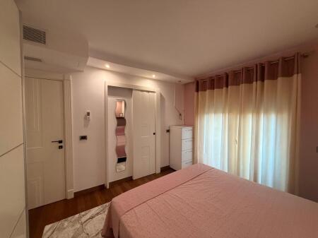 JAPIM ME QIRA APARTAMENT MODERN 2+1+2 ME POST PARKIMI!!