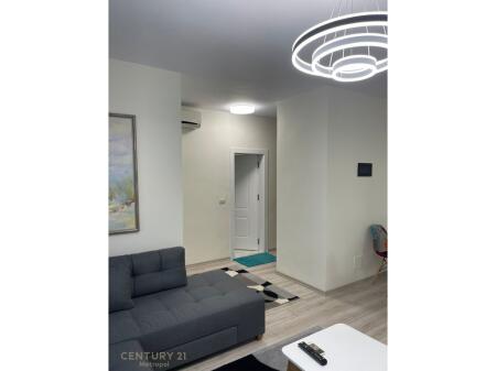 Japim me qira apartament 1+1 te Rruga e Kosovareve !