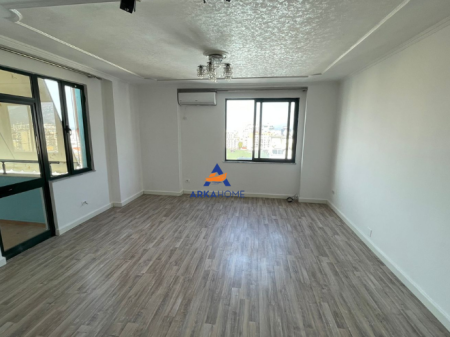 LOCALE UFFICIO IN AFFITTO 3+1+2 BALCONI "ALLA EX ESPOSIZIONE" 1.500 EURO