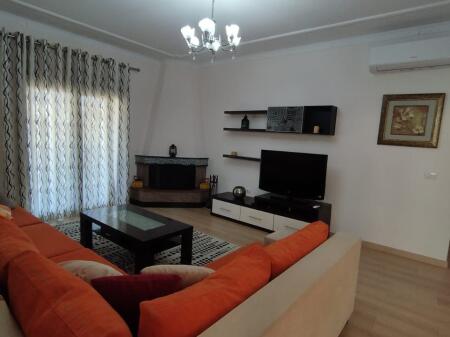 Villa Duplex in Affitto, 1100 euro al mese, ad Ali Demi, vicino a Kontakt