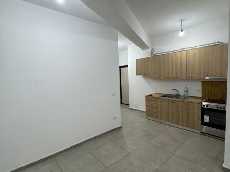 For rent Apartment 1+1, 5 Maj Street, Municipality Buildings, 300 thousand lek