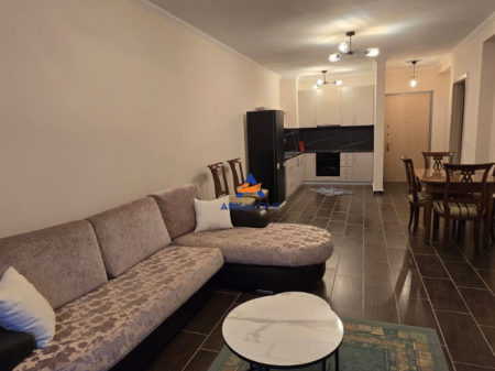 AFFITTASI APPARTAMENTO 2+1 +3 BALCONI "VIA THOMA KOXHAJ, PALAZZI CABEJ, MISTO MAME" 500 EURO