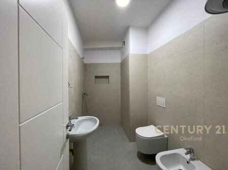 Shitet Apartament 2+1 me Post Parkimi në Astir, Kompleksi “Jolla”!