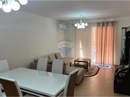 Apartament 2+1 Rruga e Kavajes ( Qender)