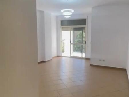 APARTAMENT PER SHITJE NE GOLE, ZONE REZIDENCIALE