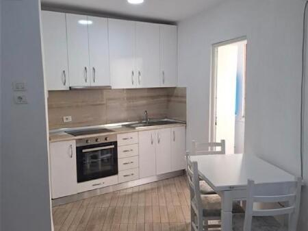 Apartament 1+1 me qera Zogu zi 400 Euro