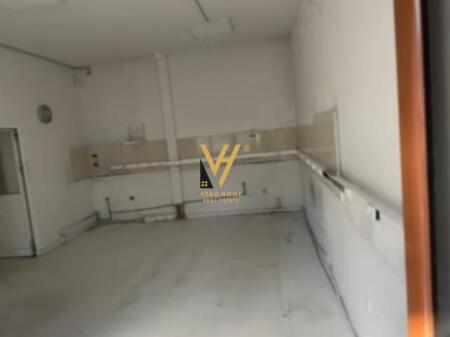 AFFITTASI NEGOZIO 65 M2 IN AFFITTO AL BLV ZOGU I PARE 70.000 LEKE