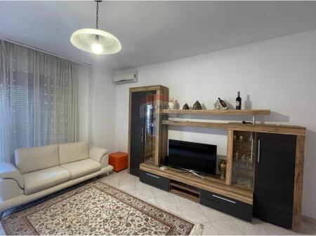 Apartment 2+1 for rent at Pazari i Ri