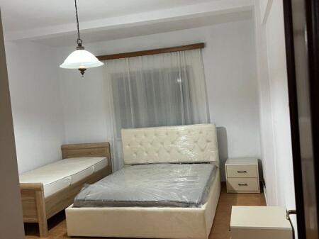 Apartament 1+1, Stacioni i Trenit