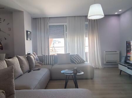 Jepet me qera apartament 3+1 tek Sunrise Residence