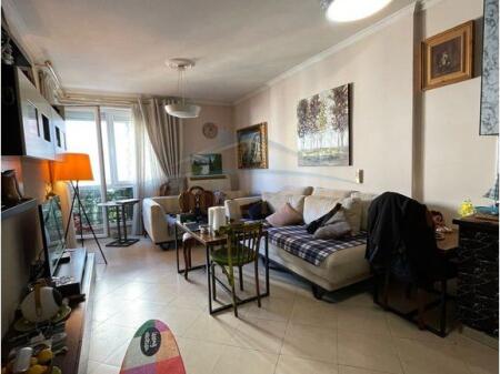 Shitet, Apartament 2+1, Unaza e Re