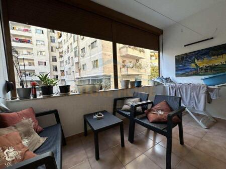 Shitet Apartament 2+1, Misto Mame