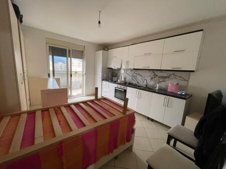 Appartamento 1+1 in vendita  Astir  78m2  